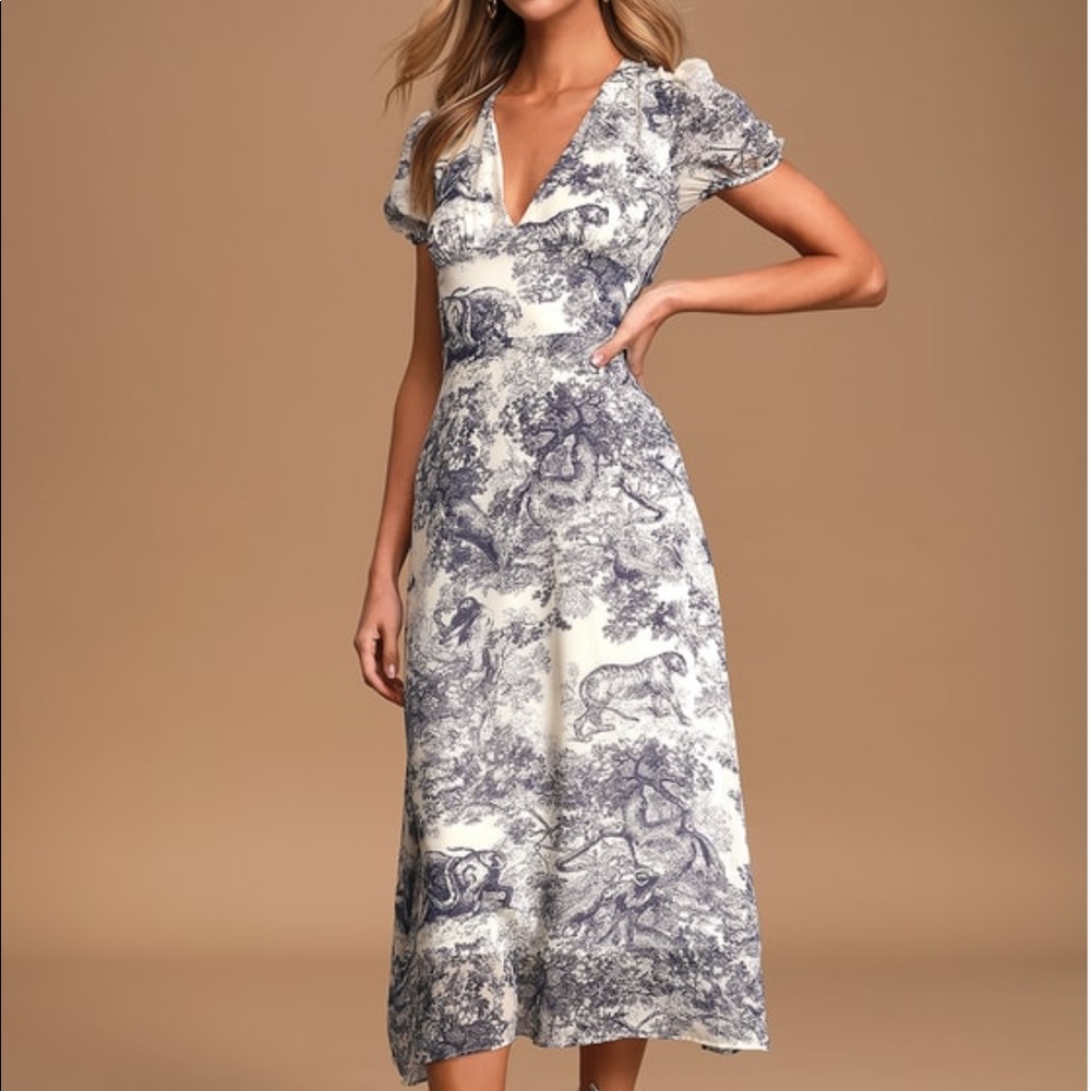 NWOT Lulu’s Blue & White MIDI Dress, Size L